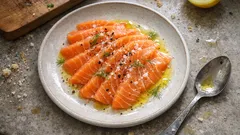 火を使わず華やかに:レモンとオリーブオイルで作るサーモンのマリネ