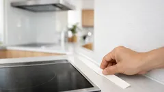 入居前にマステを貼るだけで新築キッチンの汚れを防ぐコツ