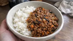 味噌＋バターでコク深く。野菜たっぷりキーマカレー（作り置き・冷凍OK）