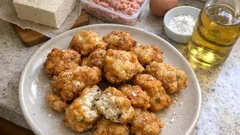 袋で混ぜてそのまま揚げる、鶏ひき肉と豆腐のふわふわ揚げ（和風ナゲット風）